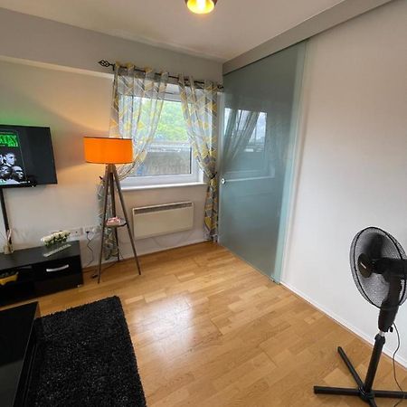 The Reflection Apartment , With River Thames View London Bagian luar foto