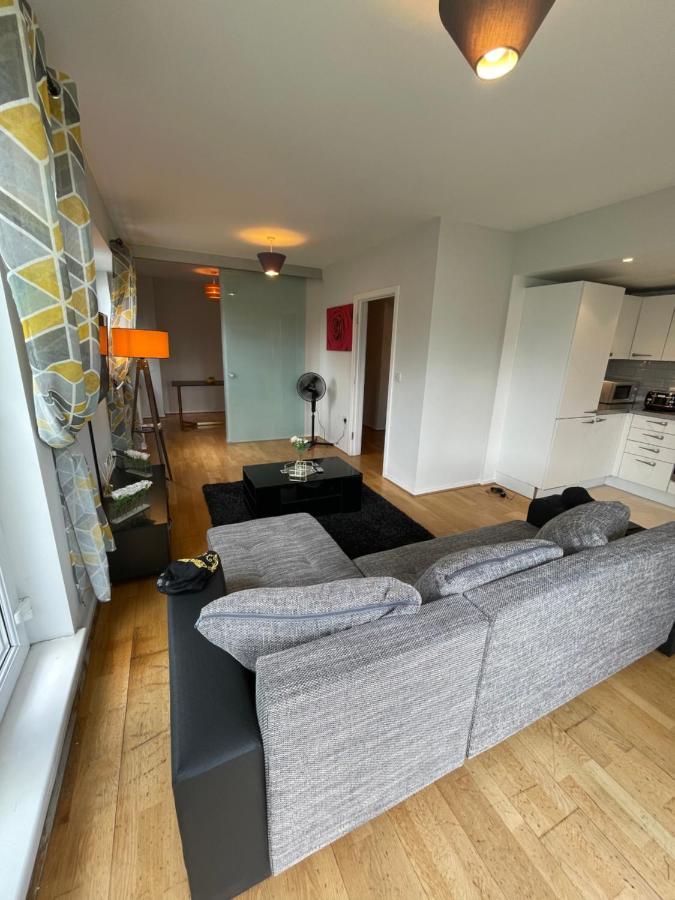 The Reflection Apartment , With River Thames View London Bagian luar foto