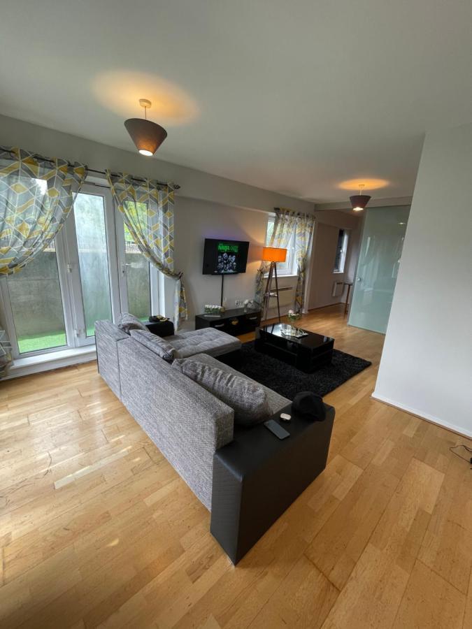 The Reflection Apartment , With River Thames View London Bagian luar foto
